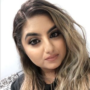 Meet your Posher, Monica